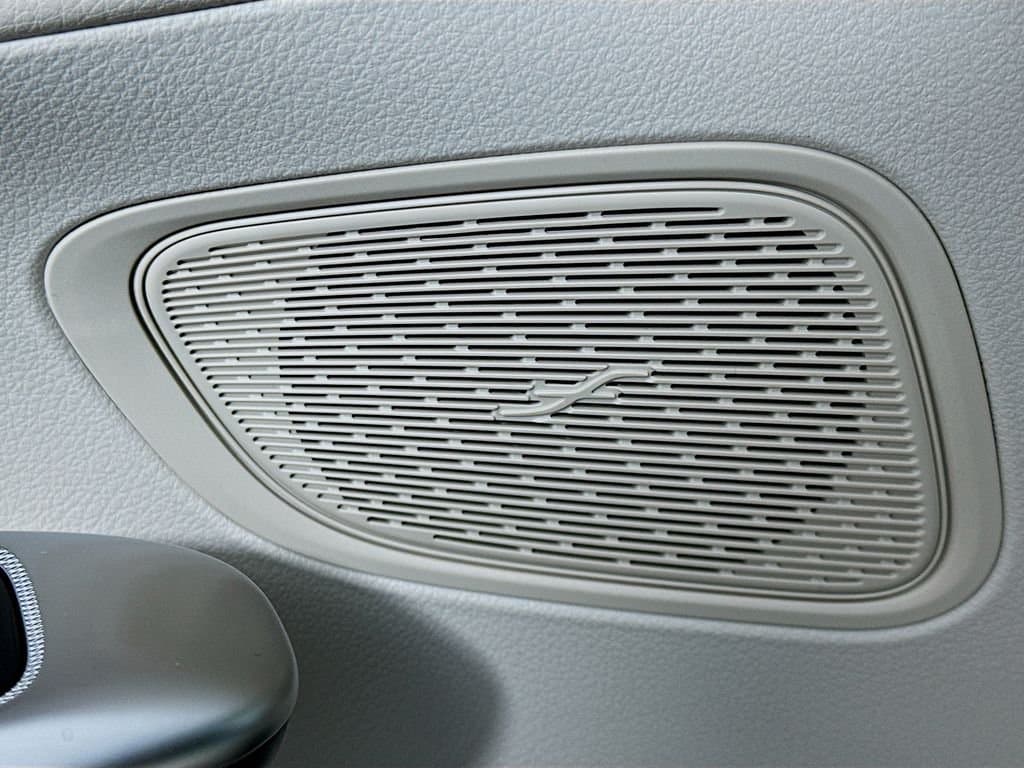 2024 Mercedes-Benz GLC - Image 18