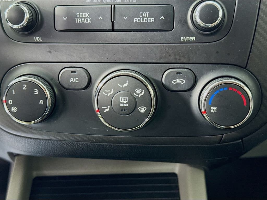 2016 KIA Forte - Image 18