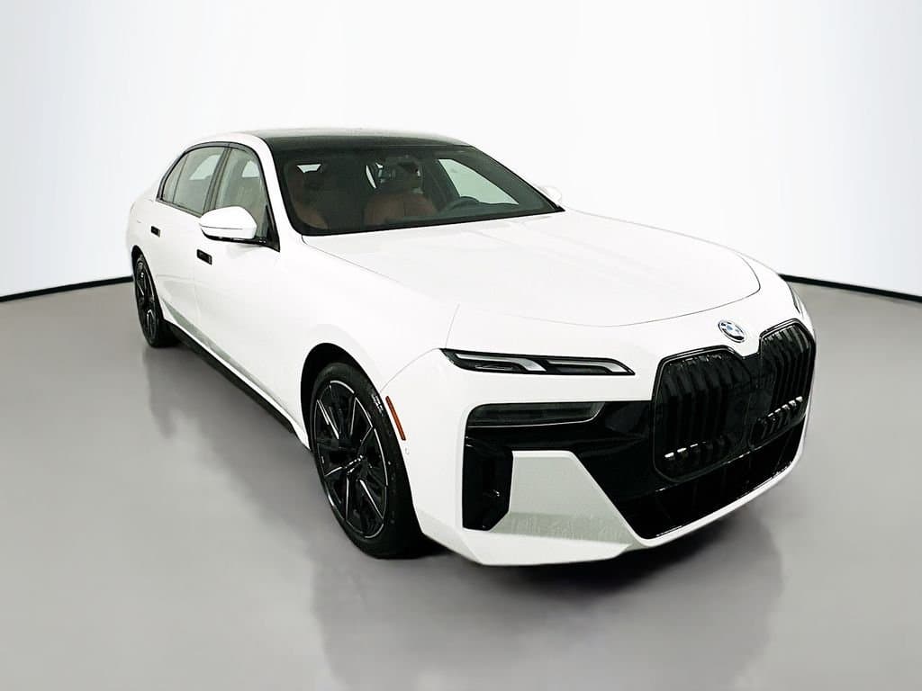 2025 BMW 7 Series - Image 3