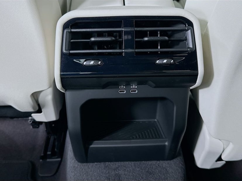2026 BMW i5 - Image 18