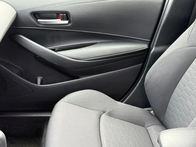 2025 Toyota Corolla Hatchback - Image 38