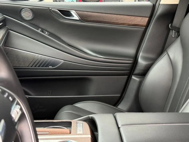 2021 Genesis G80 - Image 12