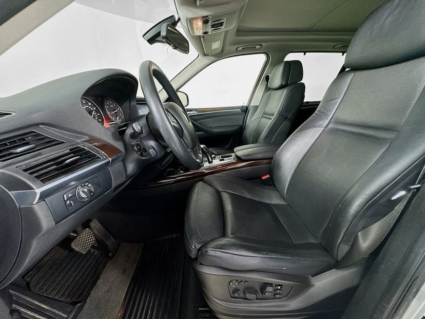 2010 BMW X5 - Image 26