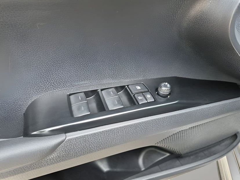2025 Toyota Camry - Image 28
