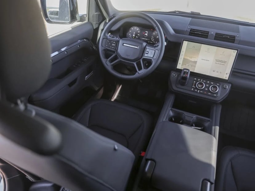 2026 Land Rover Defender 110 - Image 32