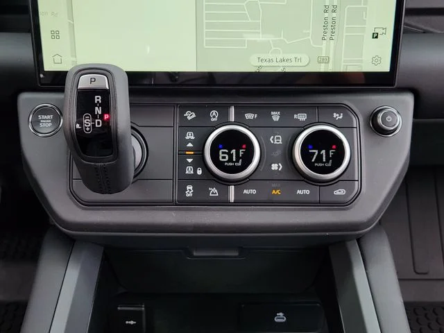 2026 Land Rover Defender 110 - Image 14