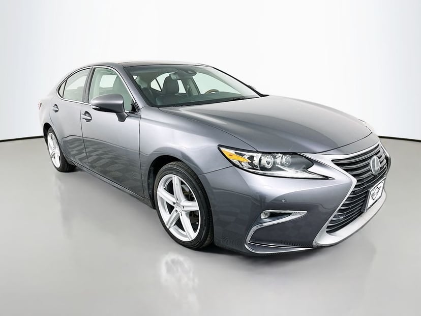 2017 Lexus ES - Image 1
