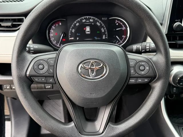 2024 Toyota RAV4 - Image 13