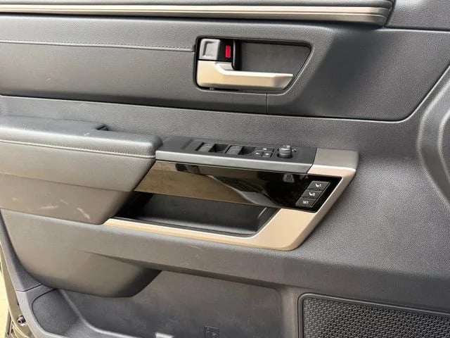 2023 Toyota Tundra - Image 20