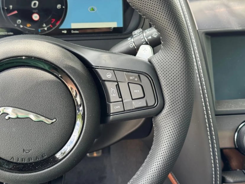 2024 Jaguar F-TYPE - Image 16