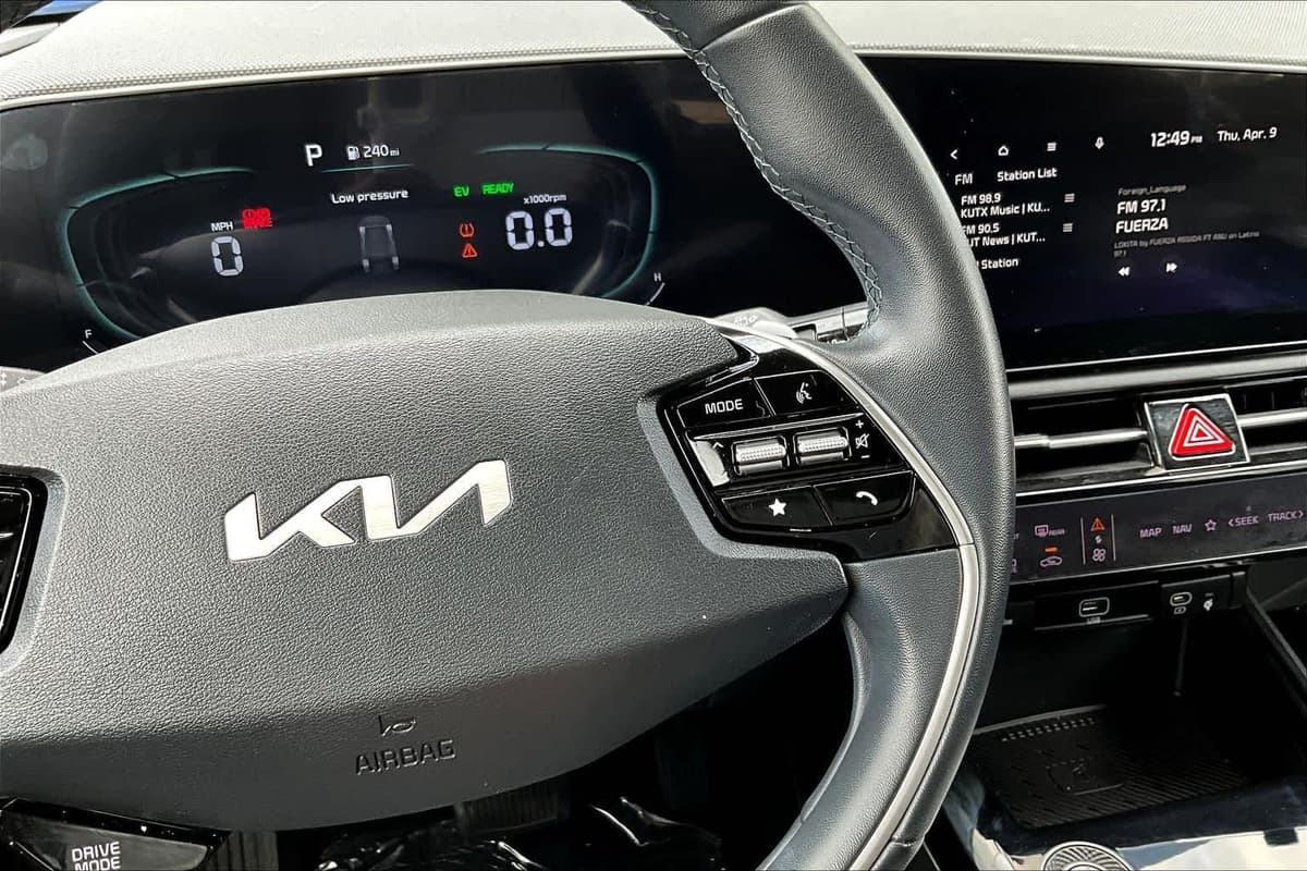 2023 Kia Niro Plug-In Hybrid - Image 24