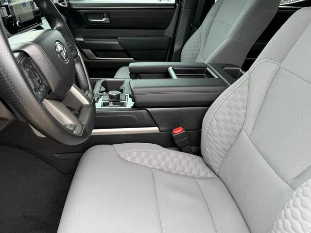 2025 Toyota Tundra - Image 11