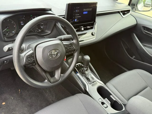 2025 Toyota COROLLA HYBRID - Image 11