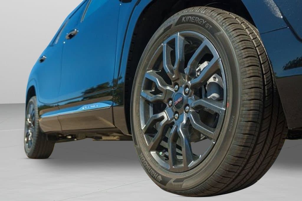 2024 GMC Terrain - Image 2