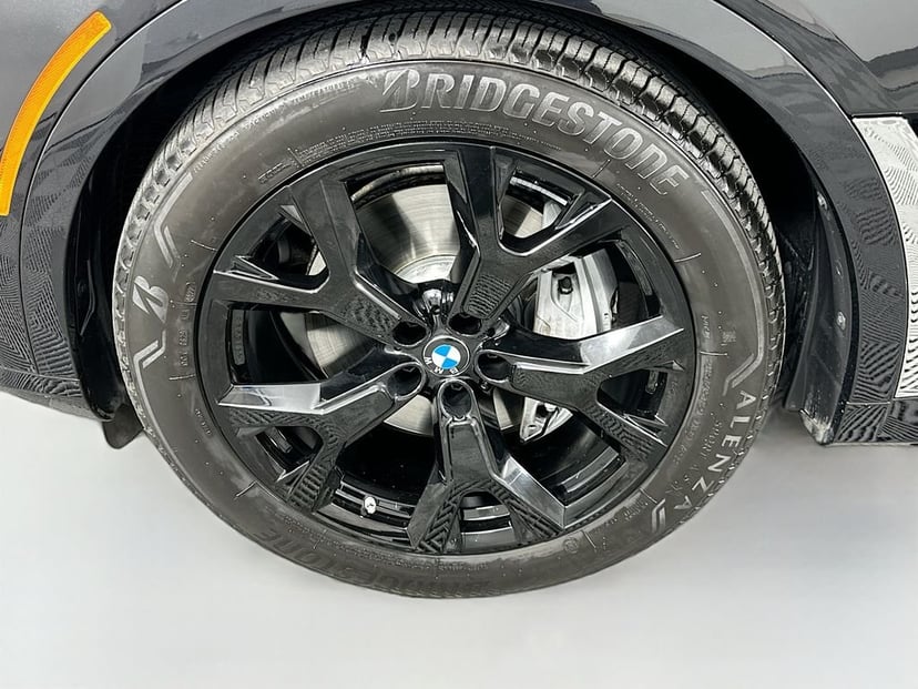 2023 BMW X7 - Image 33