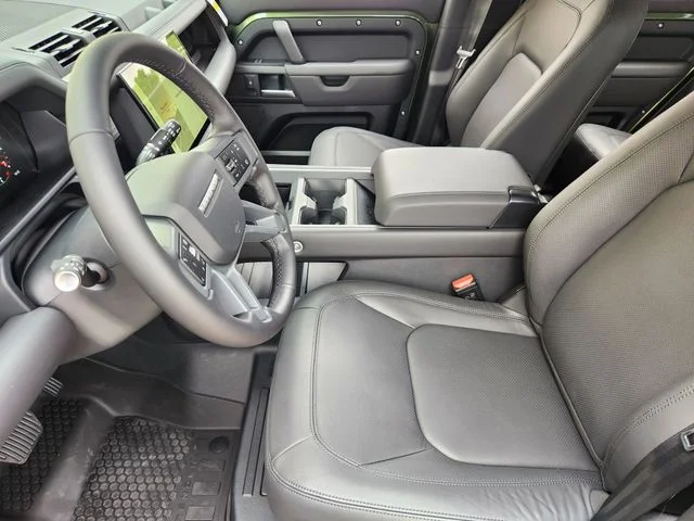 2026 Land Rover Defender 110 - Image 9