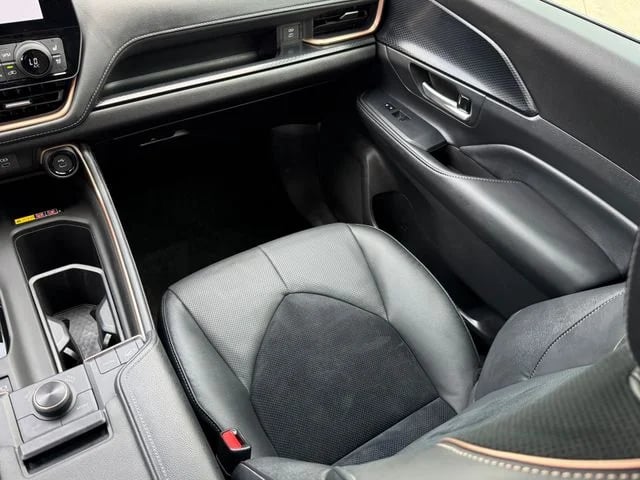 2025 Toyota Grand Highlander Hybrid - Image 27