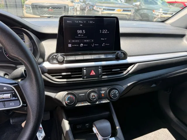 2023 Kia Forte - Image 17