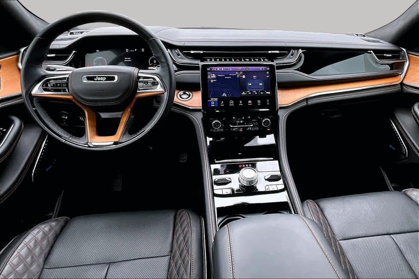 2025 Jeep Grand Cherokee L - Image 16