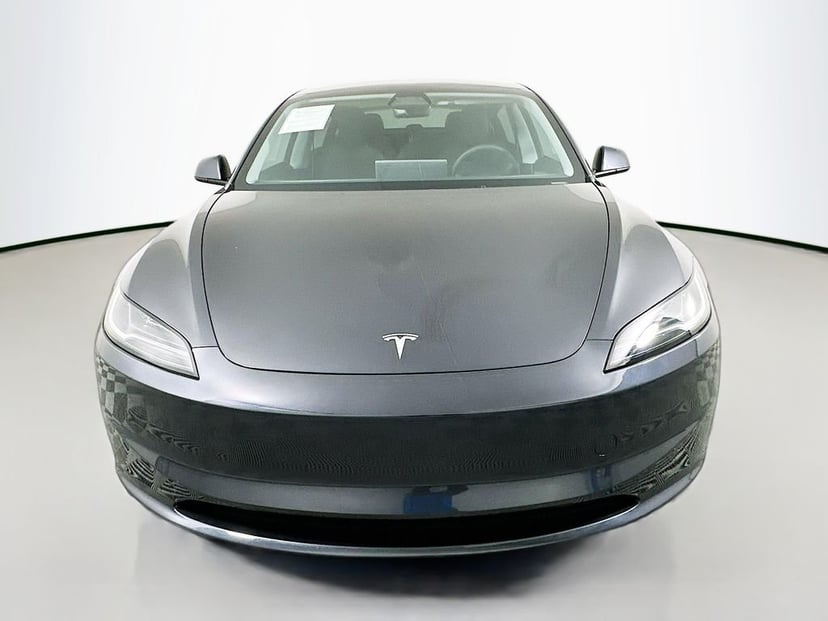 2025 Tesla Model 3 - Image 3