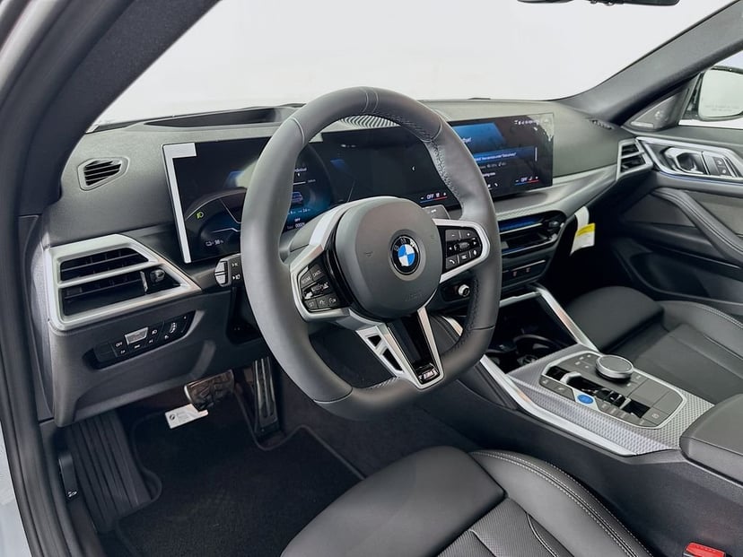 2026 BMW i4 - Image 9