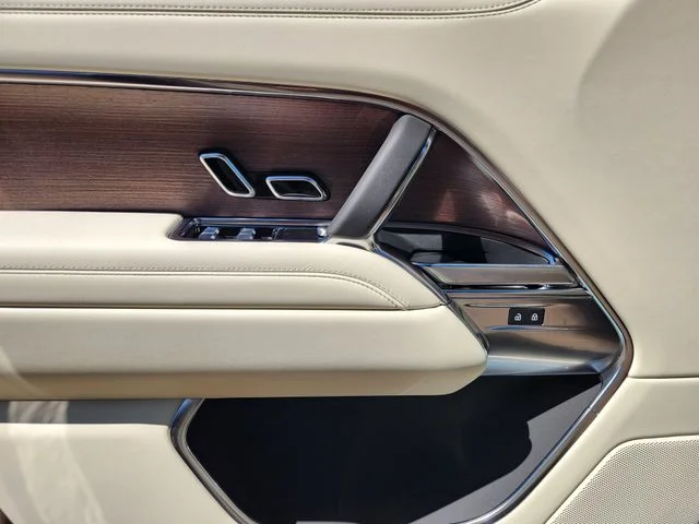 2026 Land Rover Range Rover - Image 16