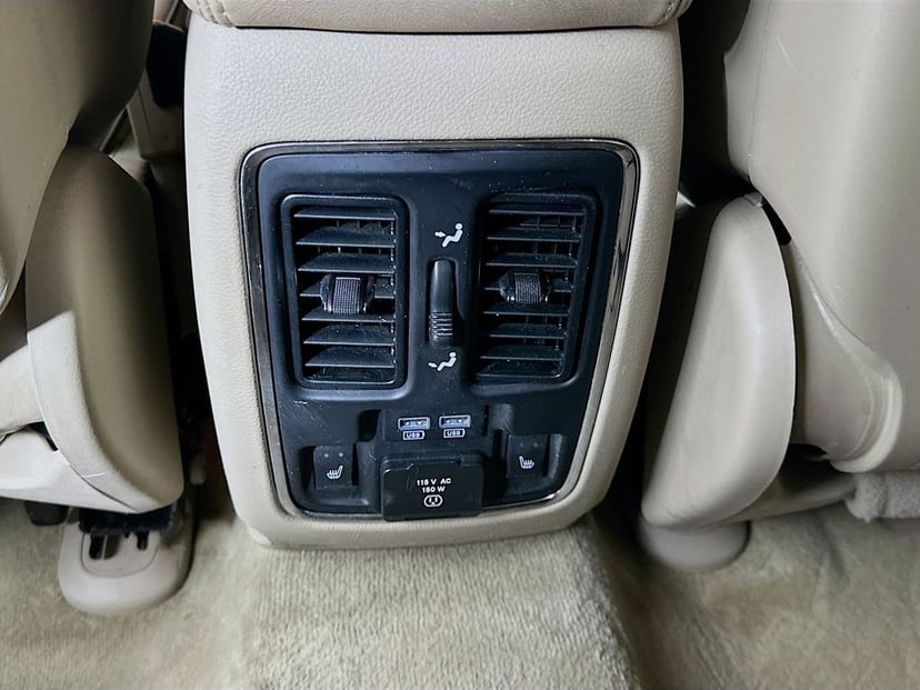 2014 Jeep Grand Cherokee - Image 26
