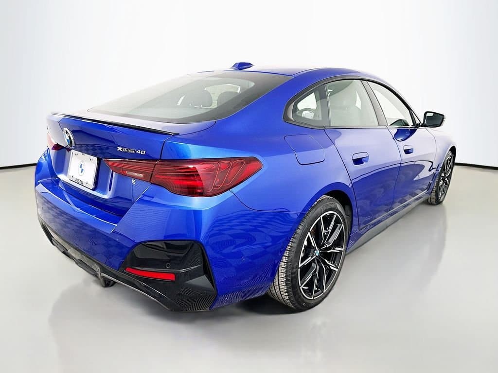 2026 BMW i4 - Image 5