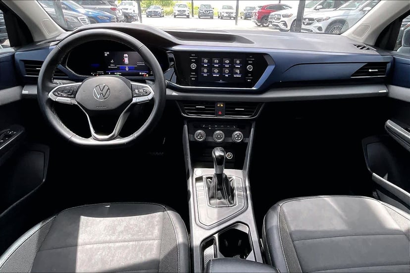 2022 Volkswagen Taos - Image 16