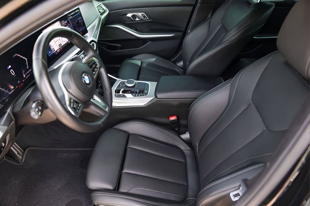 2023 BMW 3 Series - Image 9