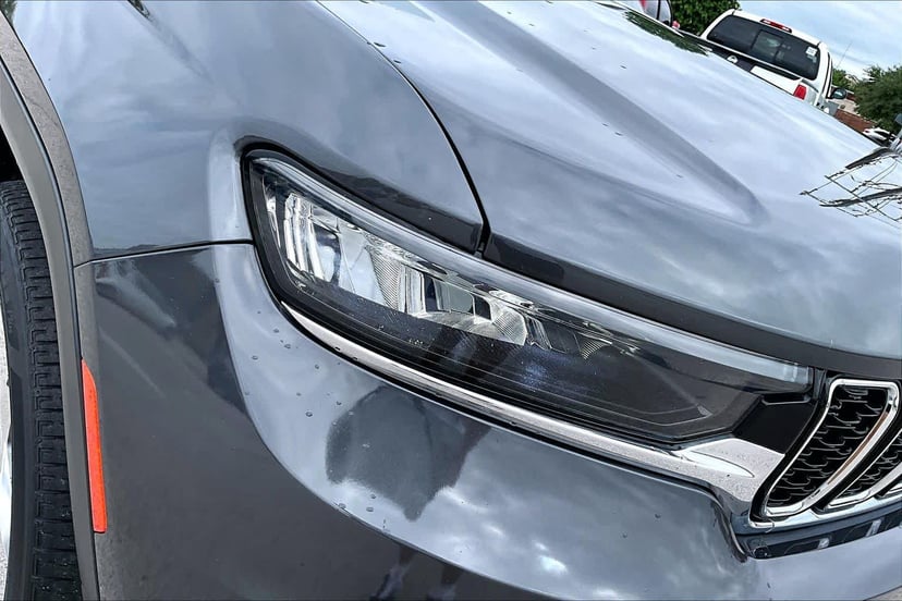 2022 Jeep Grand Cherokee L - Image 28