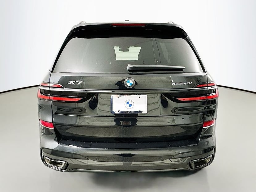 2026 BMW X7 - Image 6