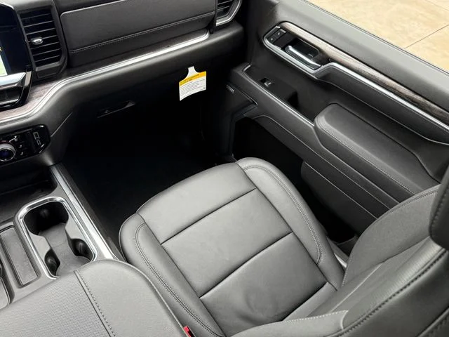 2025 Chevrolet Silverado 1500 - Image 23