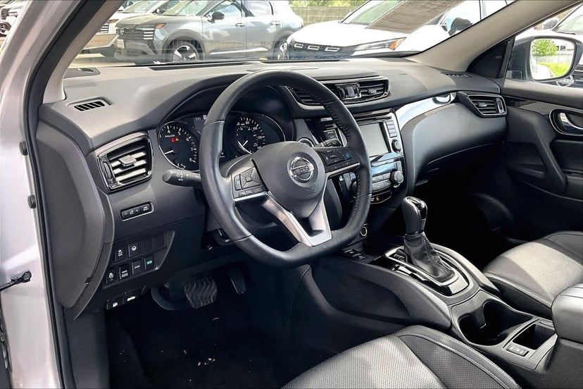 2022 Nissan Rogue Sport - Image 18