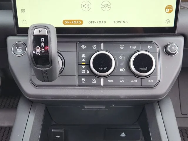 2026 Land Rover Defender 110 - Image 18