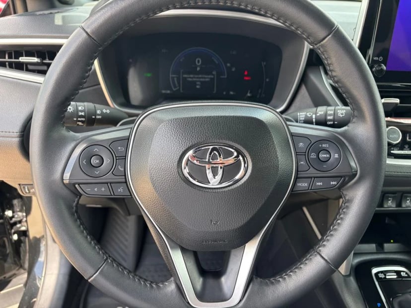 2025 Toyota Corolla Cross - Image 16