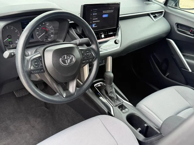 2025 Toyota Corolla Cross - Image 11