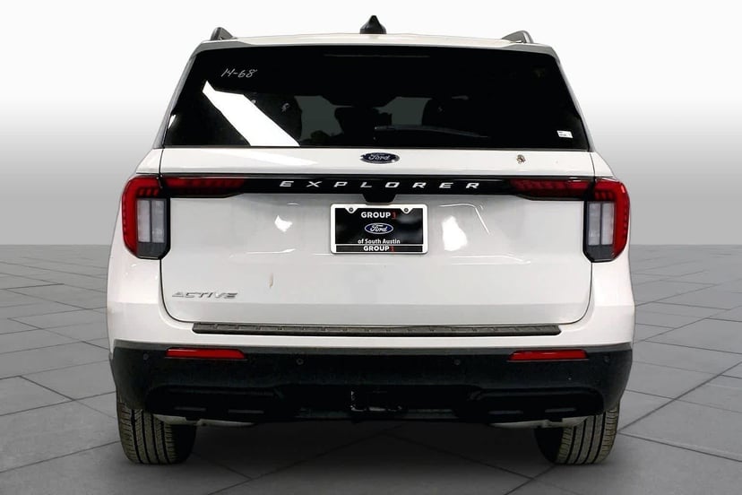 2026 Ford Explorer - Image 4