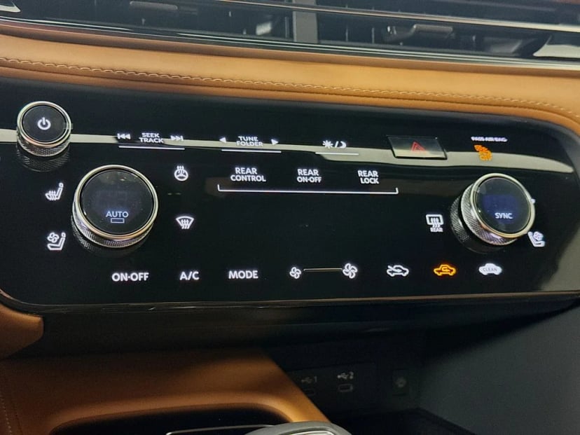 2027 INFINITI QX60 - Image 16