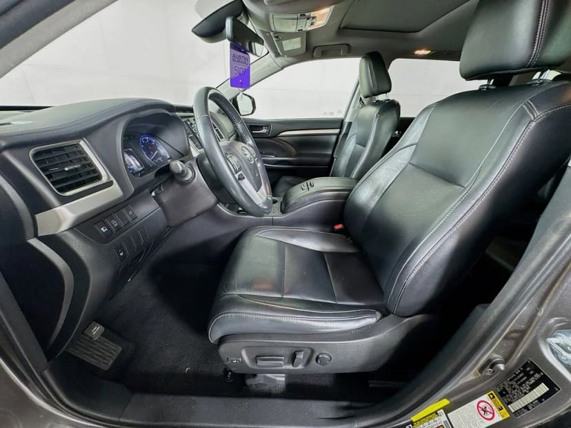 2018 Toyota Highlander - Image 25