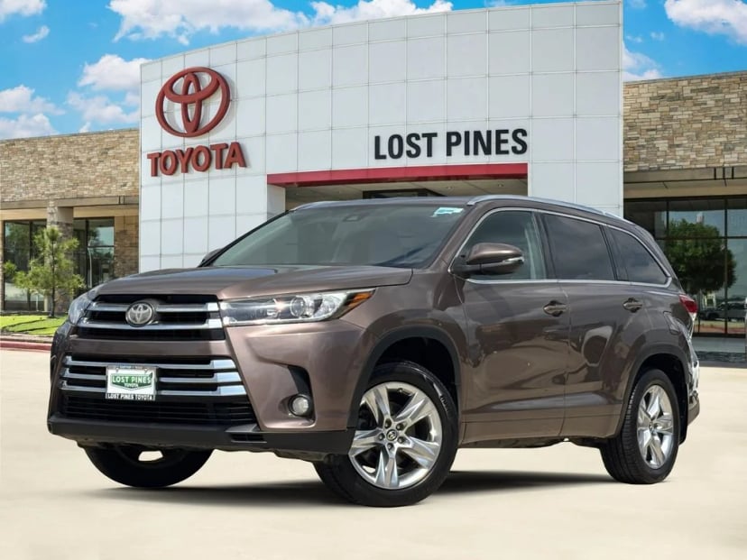 2017 Toyota Highlander - Image 1