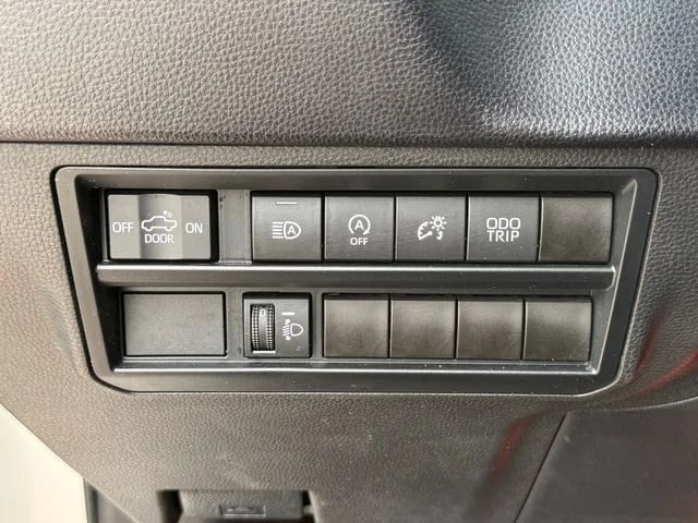 2023 Toyota Tundra - Image 23