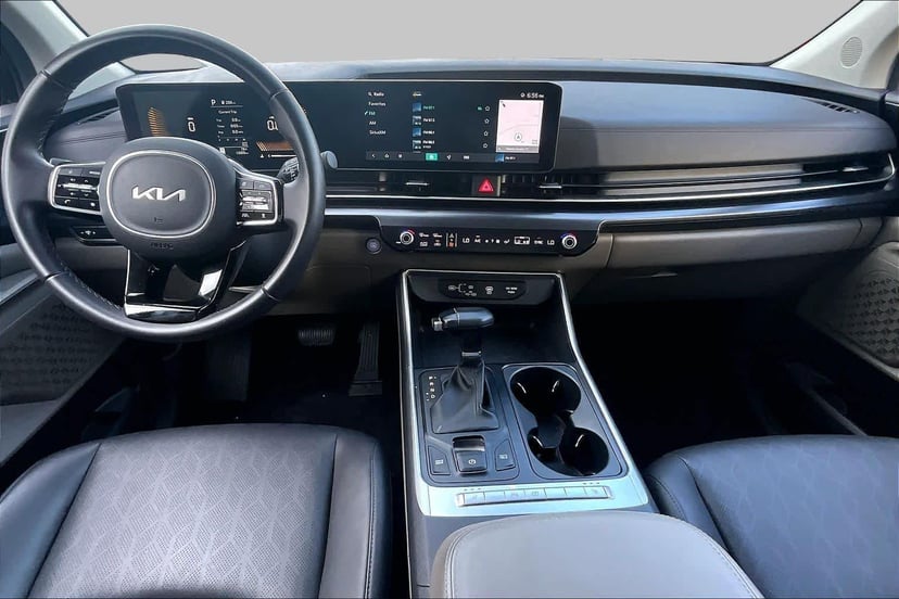 2025 Kia Carnival - Image 15