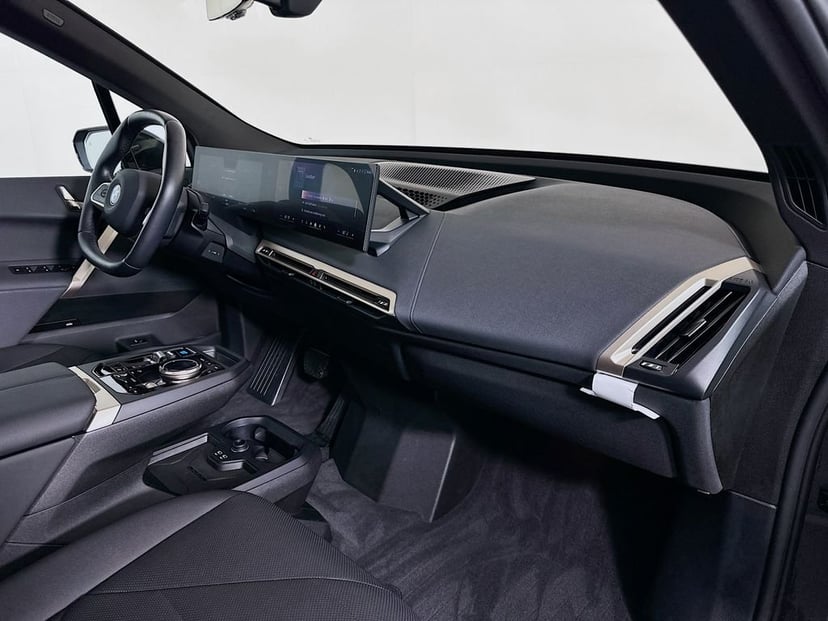 2024 BMW iX - Image 29