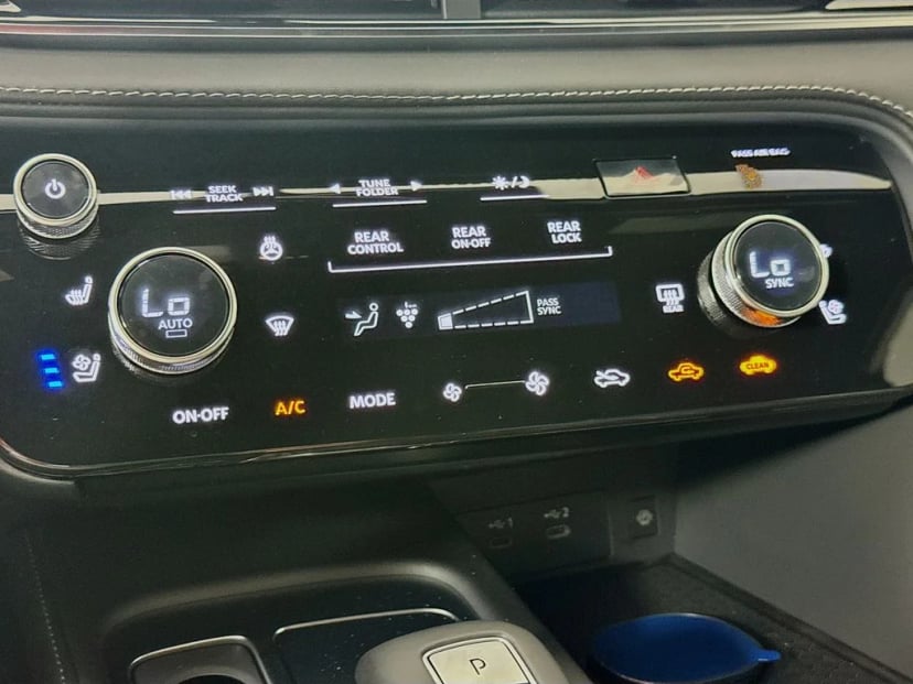 2027 INFINITI QX60 - Image 18