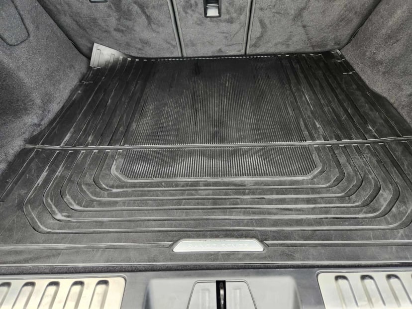 2025 Land Rover Range Rover Sport - Image 32