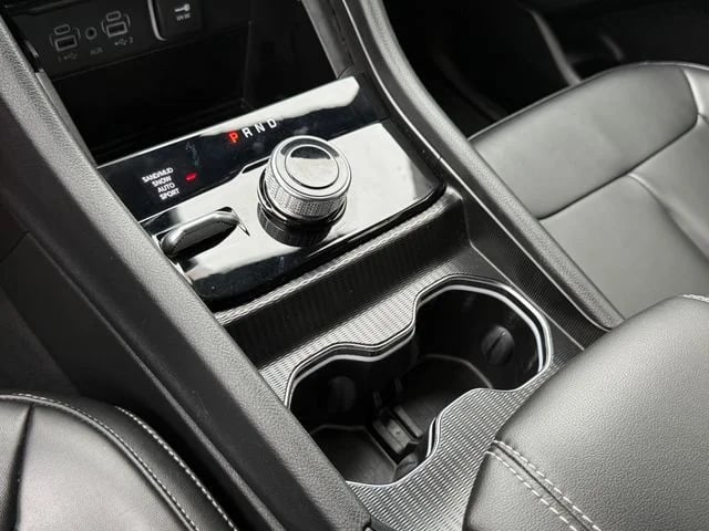 2024 Jeep Grand Cherokee - Image 18
