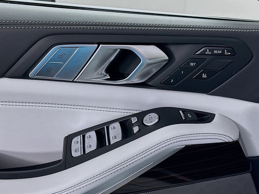 2026 BMW X7 - Image 20