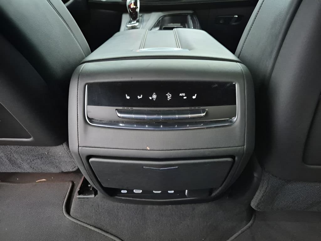 2021 Cadillac Escalade - Image 22