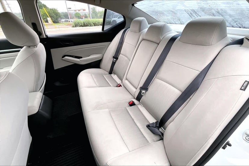 2023 Nissan Altima - Image 21